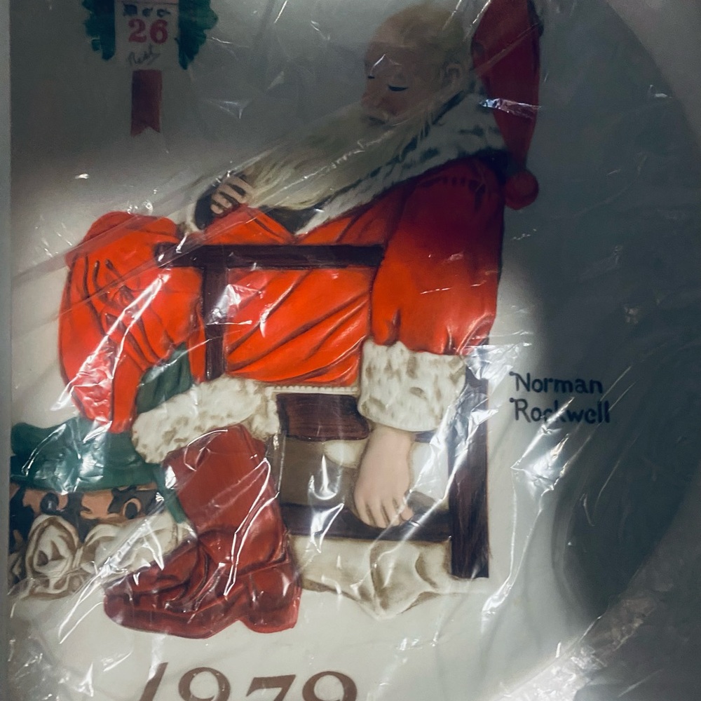 Norman Rockwell Santa Plate - Red and White